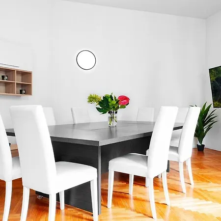 3 Bedrooms Daire