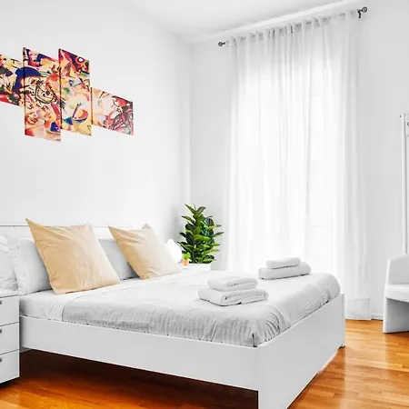 3 Bedrooms Milan