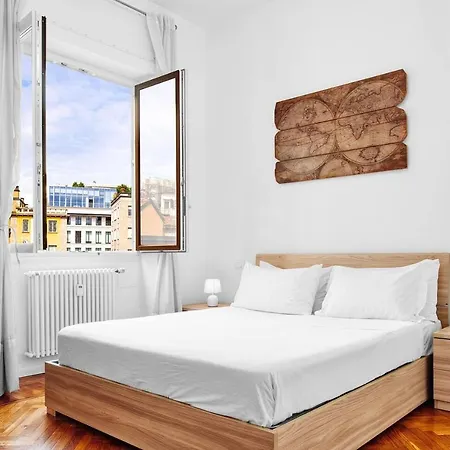 Apartment 3 Bedrooms Milan